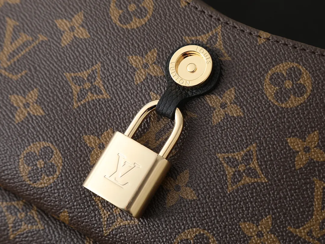 All Categories Official Website "Brand Women's Bags" Women's Bags 💙 LV LV 2026 New Crossbody Shoulder Bag
