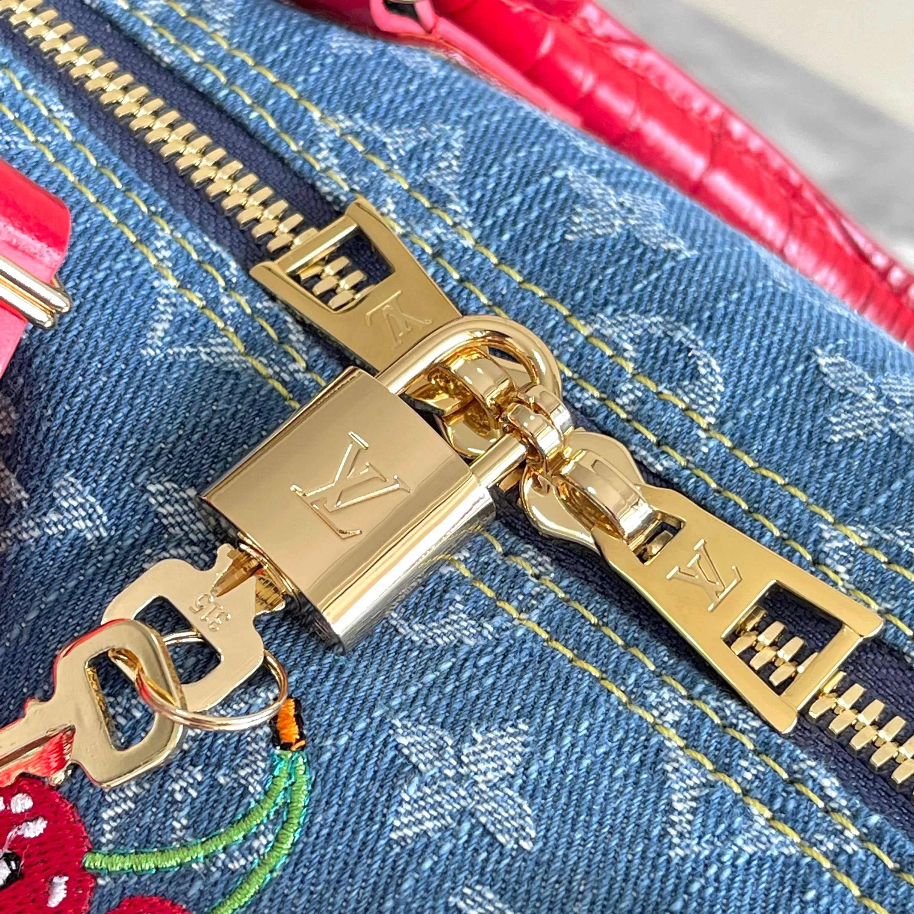 All Categories Official Website "Brand Women's Bags" Women's Bags 💙 LV LV 2026 New Handheld Shoulder Bag
