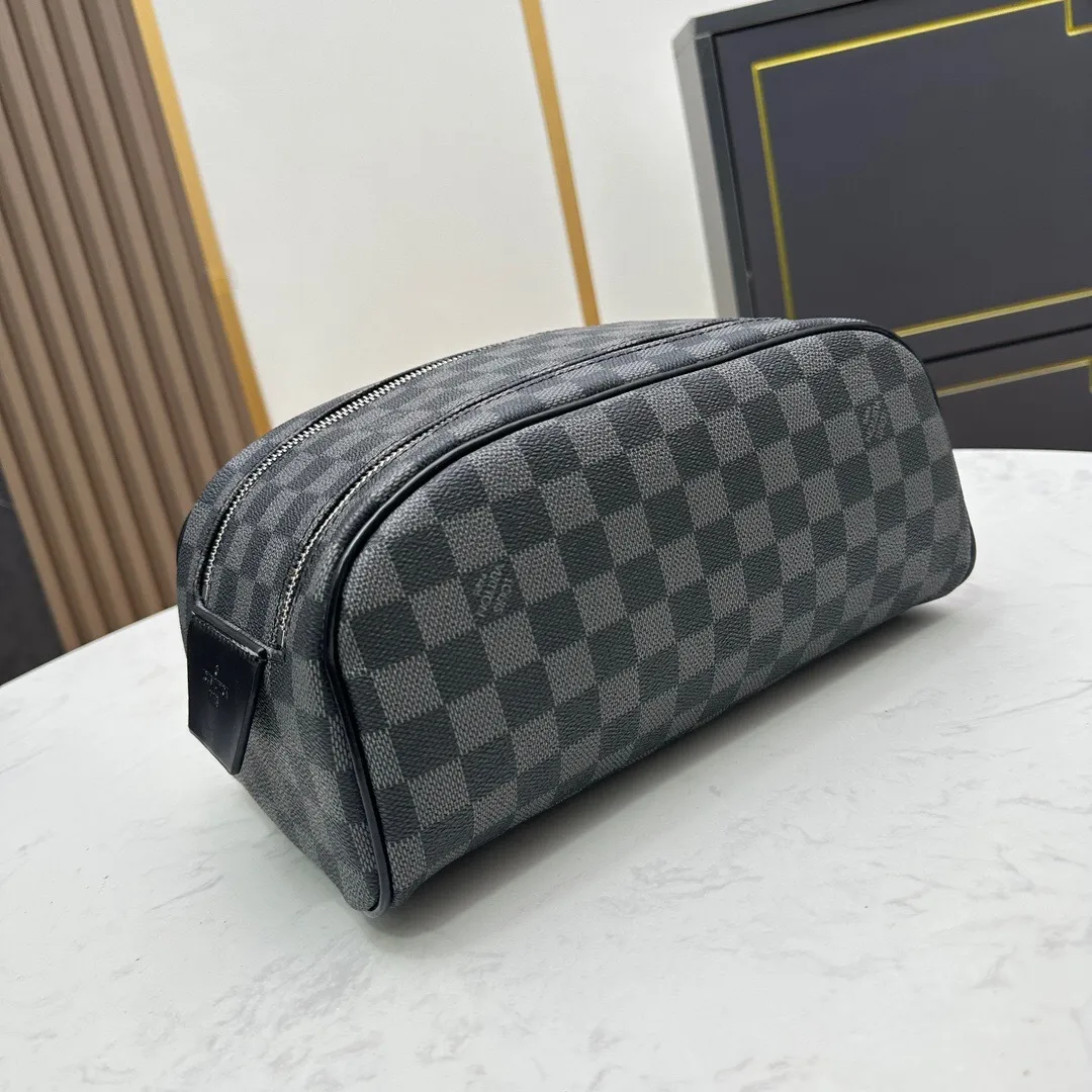 All categories Official website "Brand Women's Bags" Women's Bags 💙 LV 2024 official website new LV toiletry bag