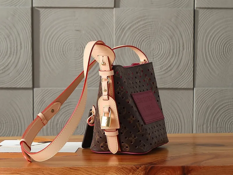 All Categories Official Website "Brand Women's Bags" Women's Bags 💙 LV LV 2026 New Crossbody Shoulder Bag