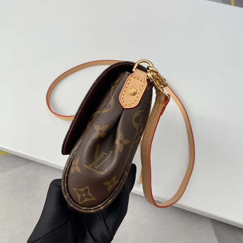 All Categories Official Website "Brand Women's Bags" Women's Bags 💙 LV 2024 New LV Crossbody Bag