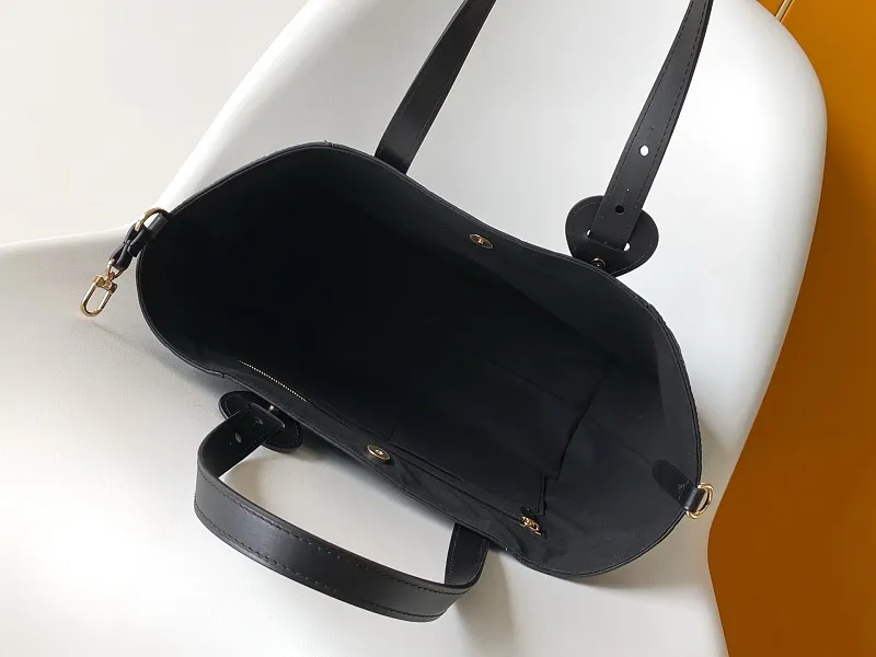 All categories Official website "Brand Women's Bags" Women's Bags 💙 LV 2026 new LV hand-held crossbody bag