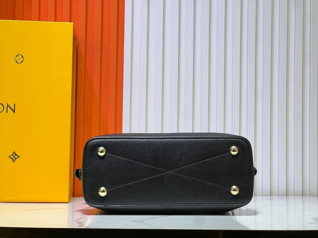 All Categories Official Website "Brand Women's Bags" Women's Bags 💙 LV 2024 Official Website New LV Crossbody Bags