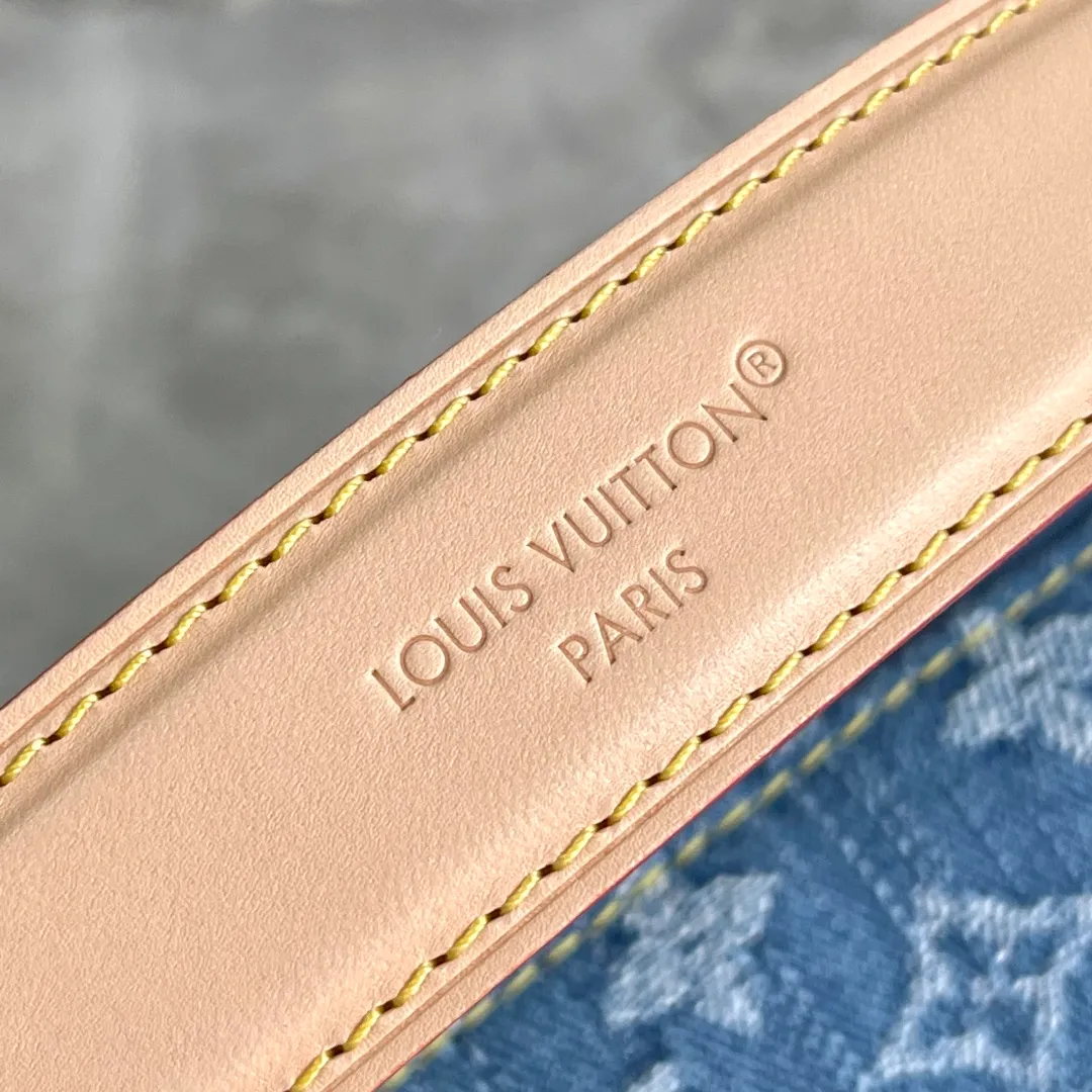 All Categories Official Website "Brand Women's Bags" Women's Bags 💙 LV LV 2026 New Crossbody Shoulder Bag