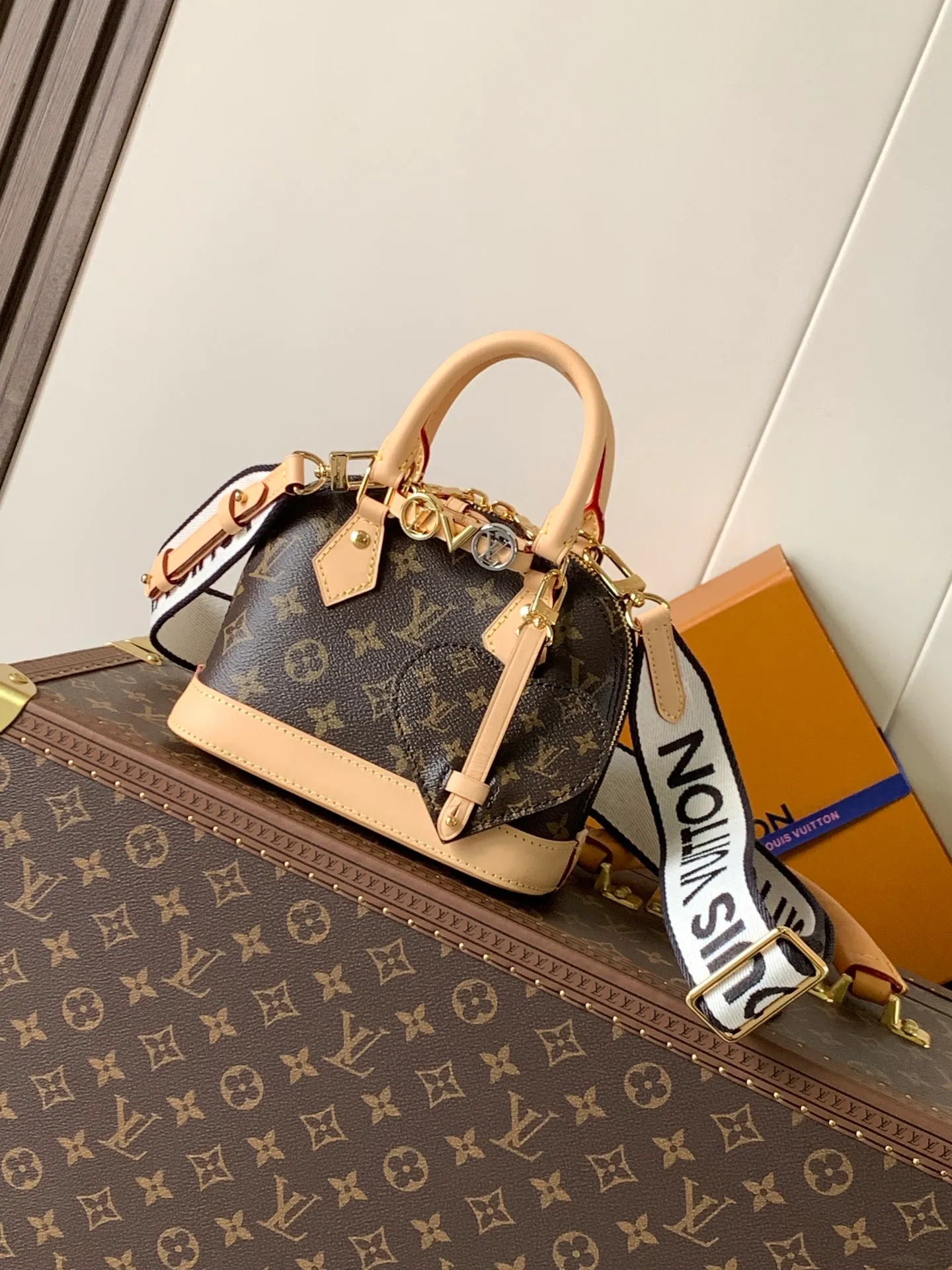 All Categories Official Website "Brand Women's Bags" Women's Bags 💙 LV 2026 New LV Crossbody Bag