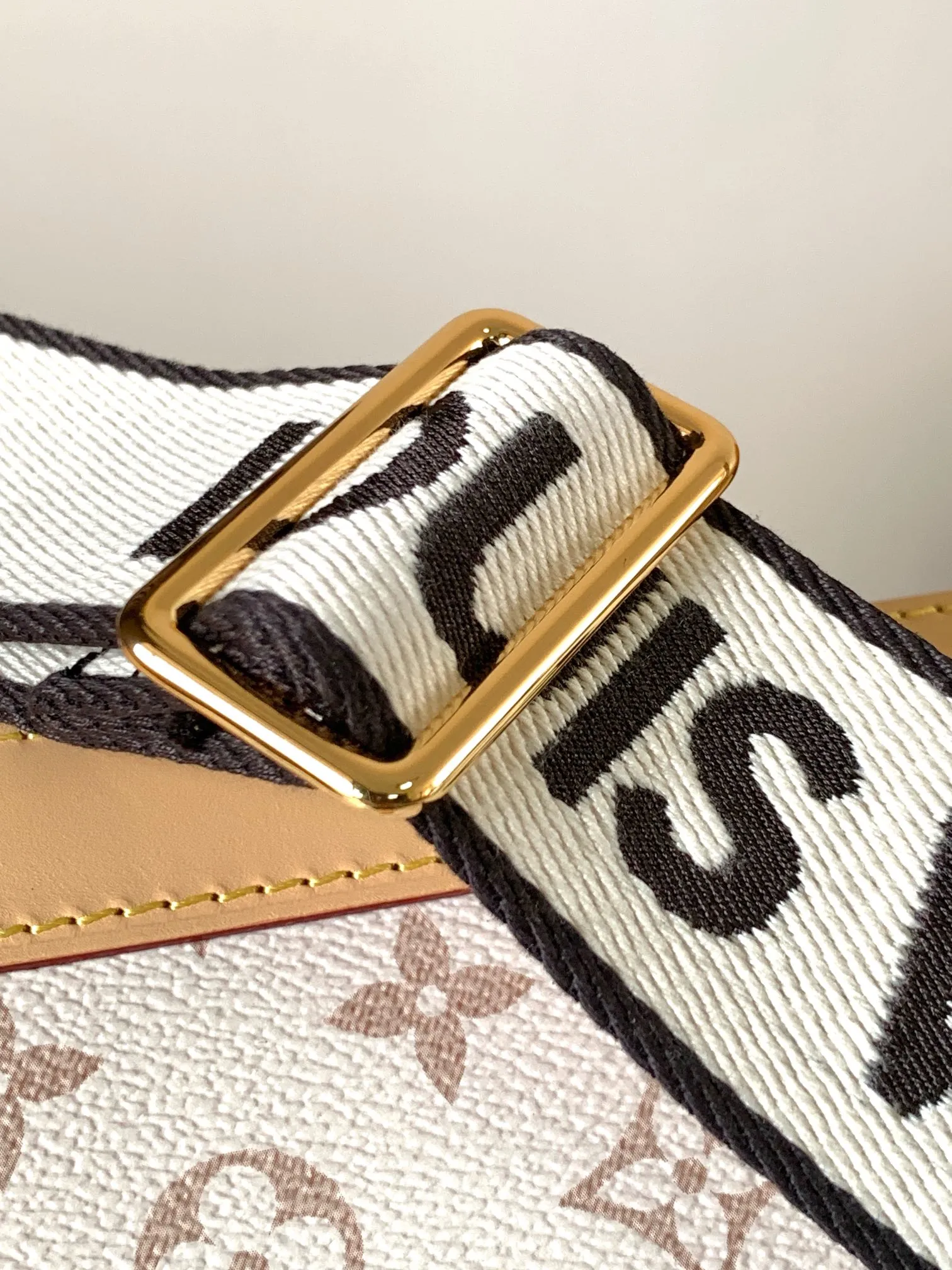 All Categories Official Website "Brand Women's Bags" Women's Bags 💙 LV 2026 New LV Crossbody Bag