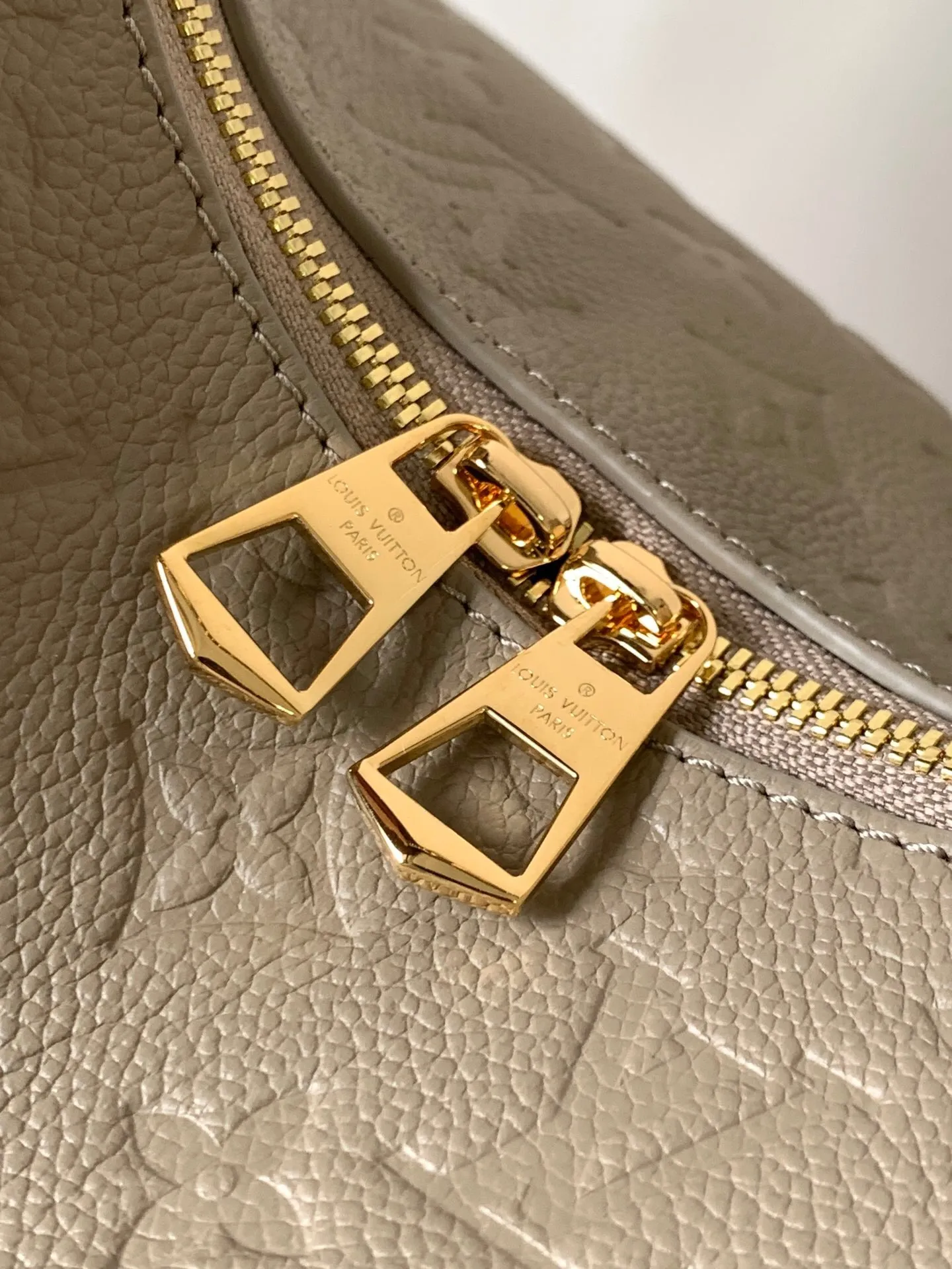 All Categories Official Website "Brand Women's Bags" Women's Bags 💙 LV 2025 New LV Crossbody Bag