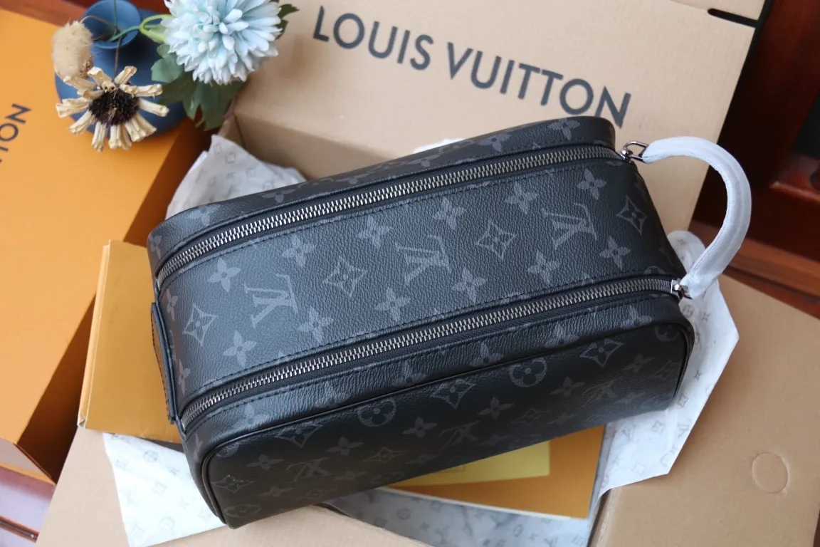 All Categories Official Website "Brand Women's Bags" Women's Bags 💙 LV 2024 New LV Cosmetic Bag