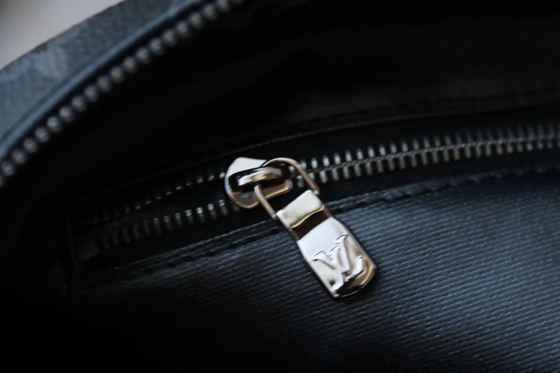 All Categories Official Website "Brand Women's Bags" Women's Bags 💙 LV 2024 New LV Cosmetic Bag
