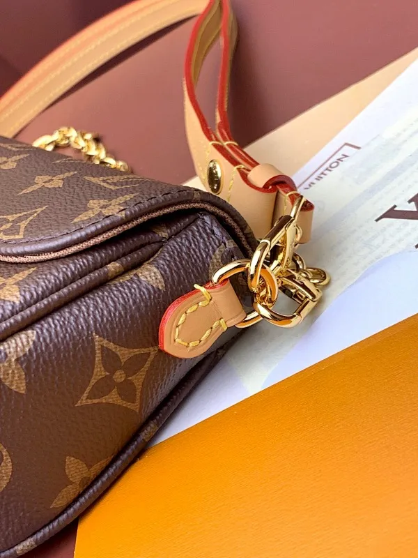 All categories Official website "Brand Women's Bags" Women's Bags 💙 LV 2025 new LV armpit bag