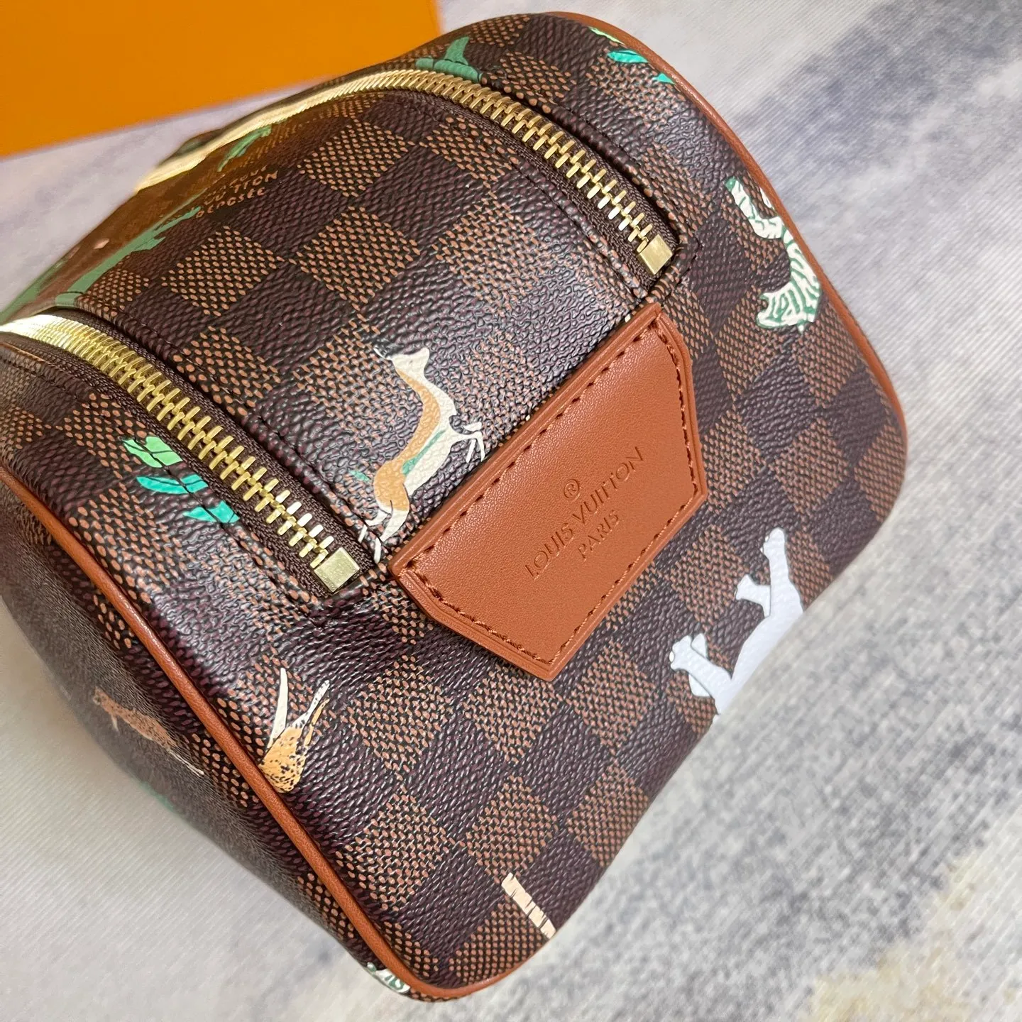 All categories Official website "Brand Women's Bags" Women's Bags 💙 LV 2025 new LV toiletry bag
