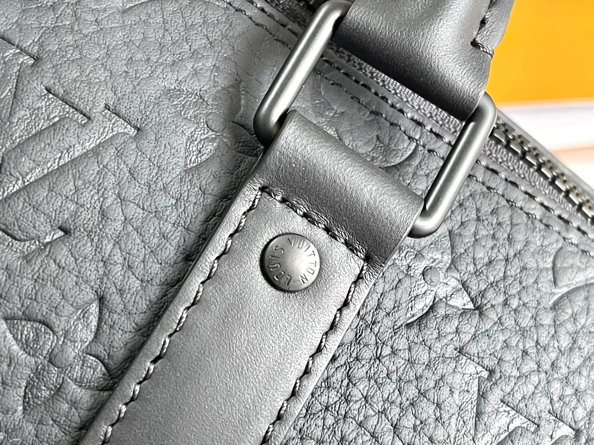 All Categories 💚 Authentic Grade Bags 💚 LV 2026 New LV Top Replica Crossbody Shoulder Bag