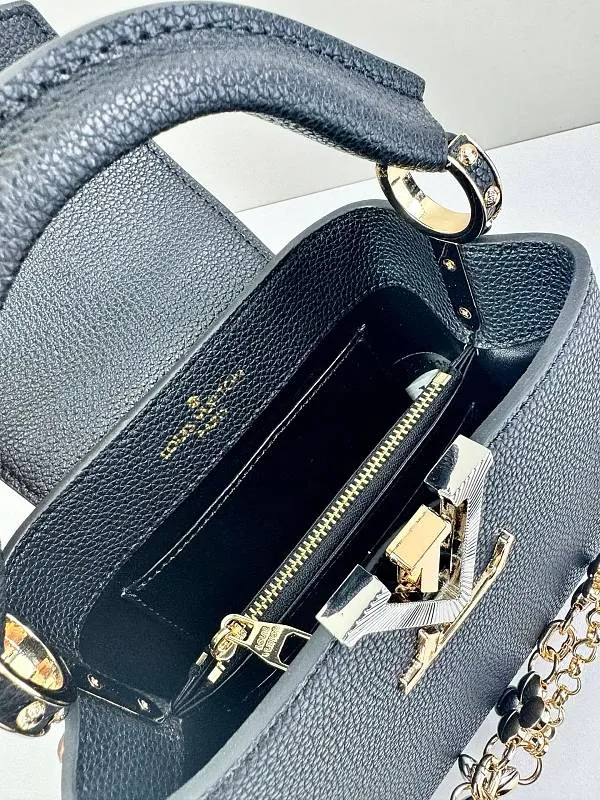 All Categories Official Website "Brand Women's Bags" Women's Bags 💙 LV LV 2026 New Crossbody Shoulder Bag