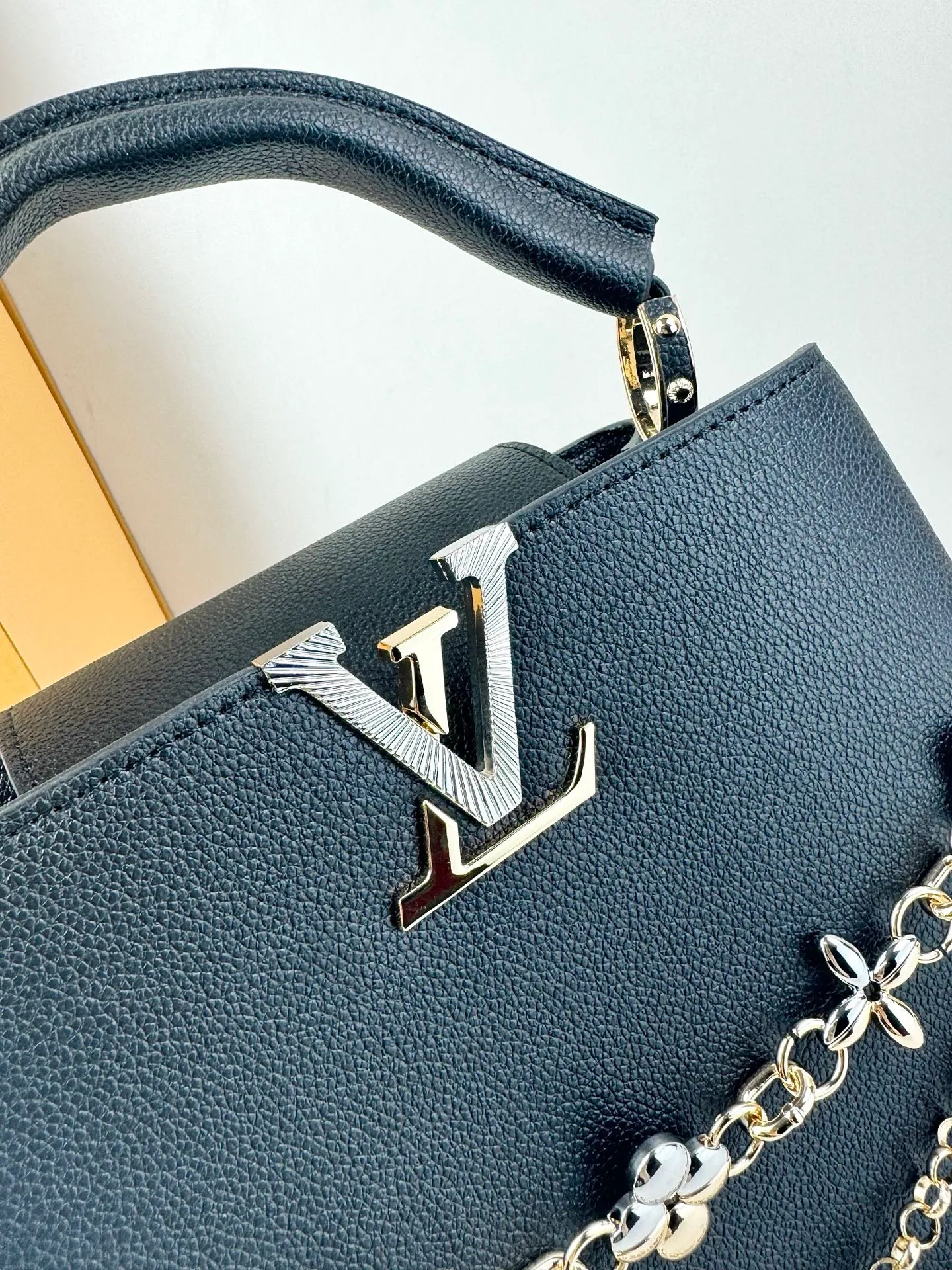 All Categories Official Website "Brand Women's Bags" Women's Bags 💙 LV LV 2026 New Crossbody Shoulder Bag
