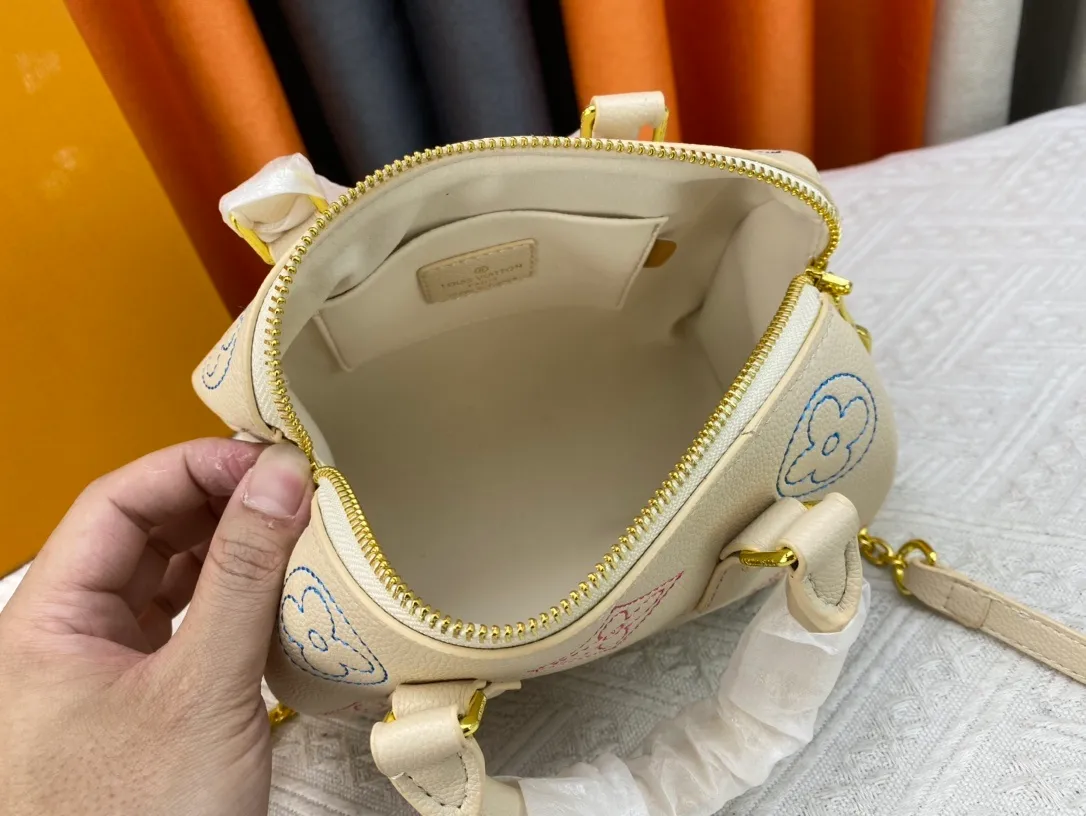 All Categories Official Website "Brand Women's Bags" Women's Bags 💙 LV 2023 New LV Crossbody Bag
