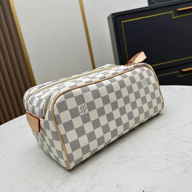 All categories Official website "Brand Women's Bags" Women's Bags 💙 LV 2024 official website new LV toiletry bag