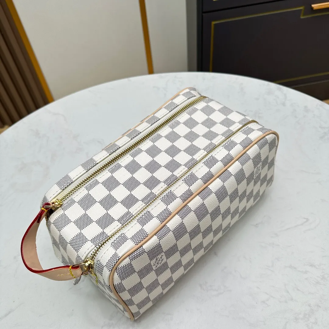 All categories Official website "Brand Women's Bags" Women's Bags 💙 LV 2024 official website new LV toiletry bag