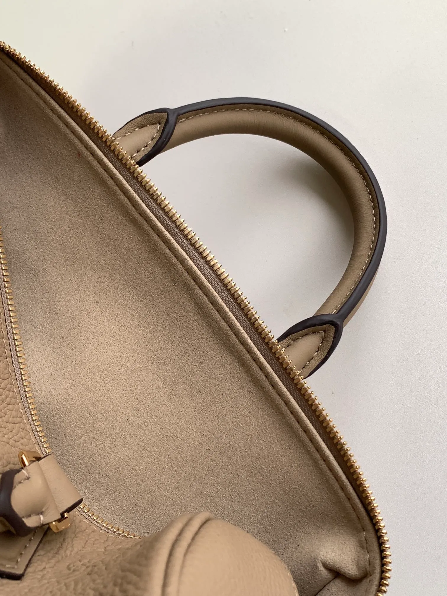All Categories Official Website "Brand Women's Bags" Women's Bags 💙 LV 2026 New LV Crossbody Bag