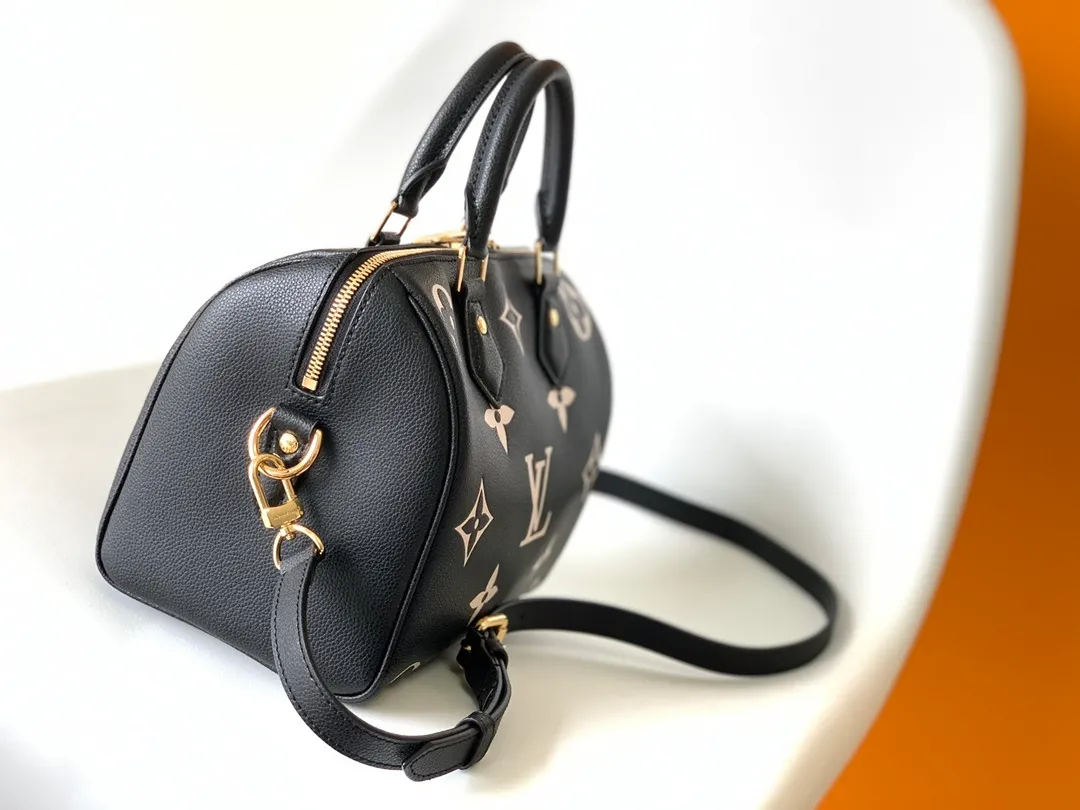 All Categories Official Website "Brand Women's Bags" Women's Bags 💙 LV 2026 New LV Crossbody Bag
