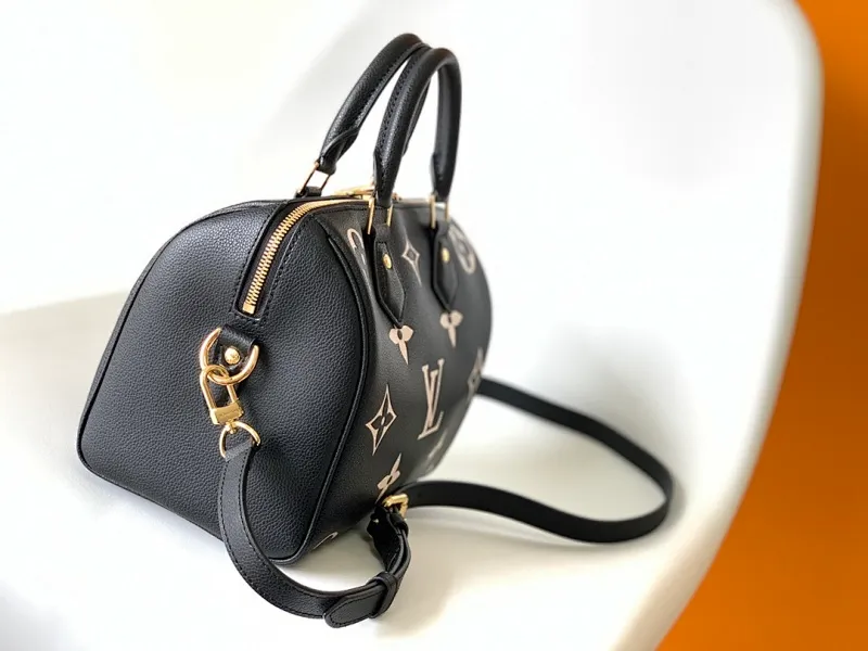 All Categories Official Website "Brand Women's Bags" Women's Bags 💙 LV 2026 New LV Crossbody Bag