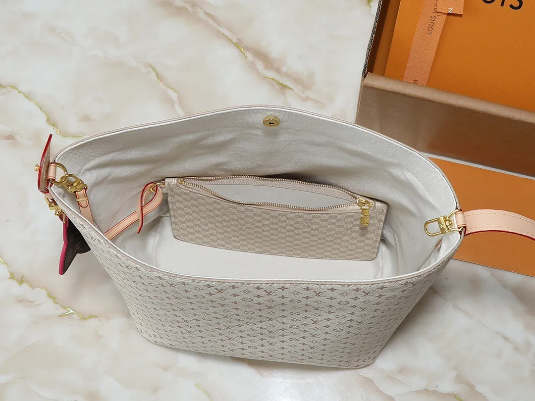 All categories Official website "Brand Women's Bags" Women's Bags 💙 LV 2025 new LV armpit bag