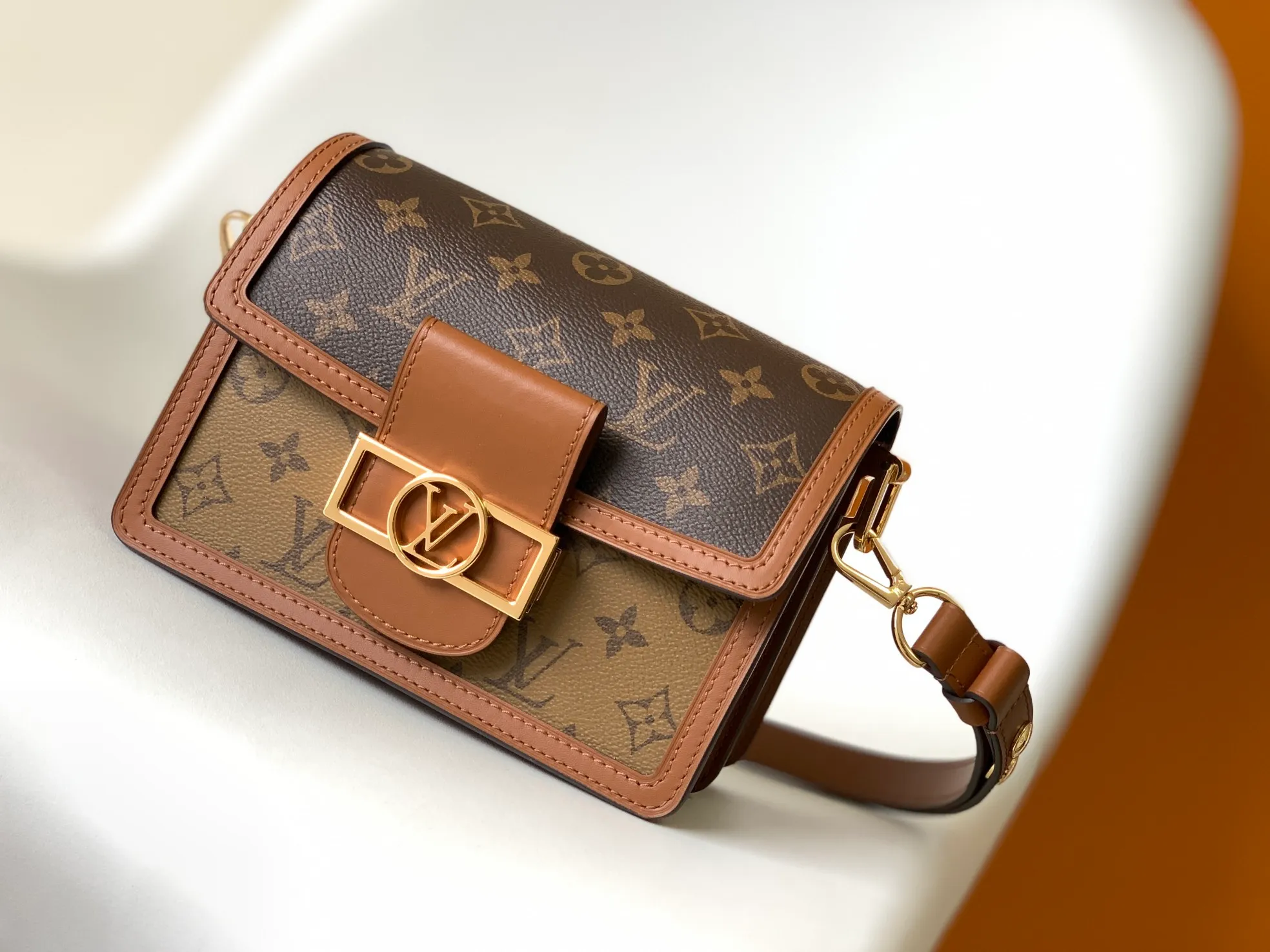 All categories Official website "Brand Women's Bags" Women's Bags 💙 LV replica LV, fine imitation LV bags, LV shoulder bags, 2023 official latest version LV calfskin crossbody bag, bag factory, original material, size: 20-15-9CM