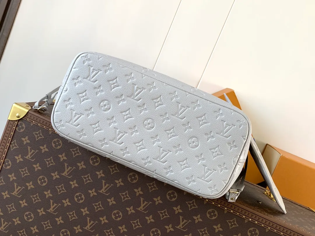 All categories Official website "Brand Women's Bags" Women's Bags 💙 LV 2026 new LV hand-held crossbody bag