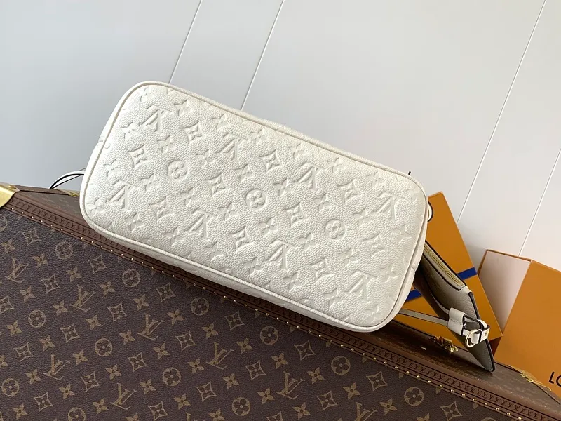 All categories Official website "Brand Women's Bags" Women's Bags 💙 LV 2026 new LV hand-held crossbody bag