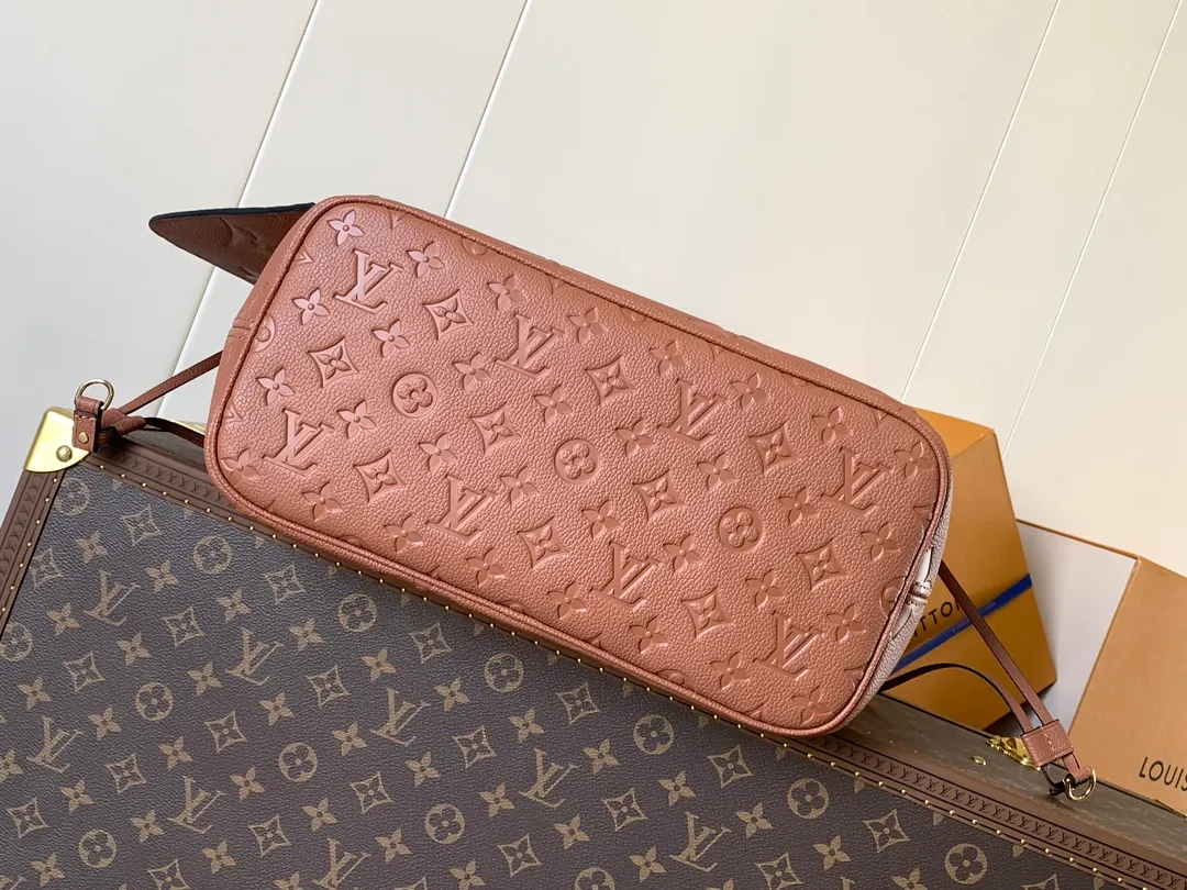 All categories Official website "Brand Women's Bags" Women's Bags 💙 LV 2026 new LV hand-held crossbody bag