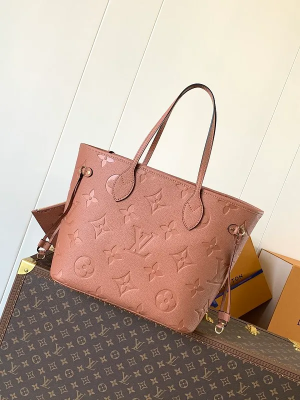 All categories Official website "Brand Women's Bags" Women's Bags 💙 LV 2026 new LV hand-held crossbody bag