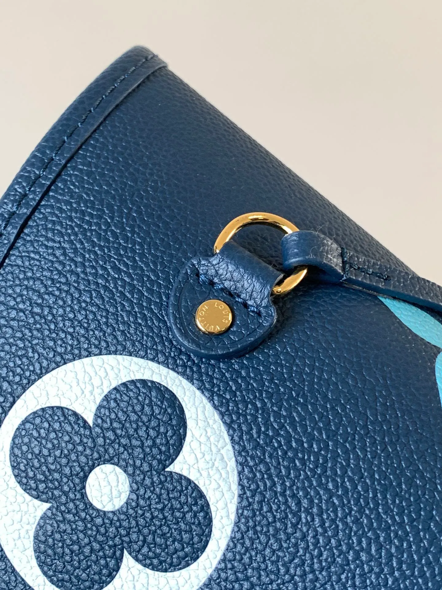 All categories Official website "Brand Women's Bags" Women's Bags 💙 LV 2026 new LV hand-held crossbody bag