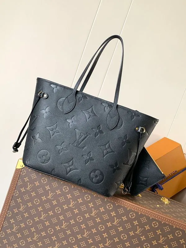 All categories Official website "Brand Women's Bags" Women's Bags 💙 LV 2026 new LV hand-held crossbody bag