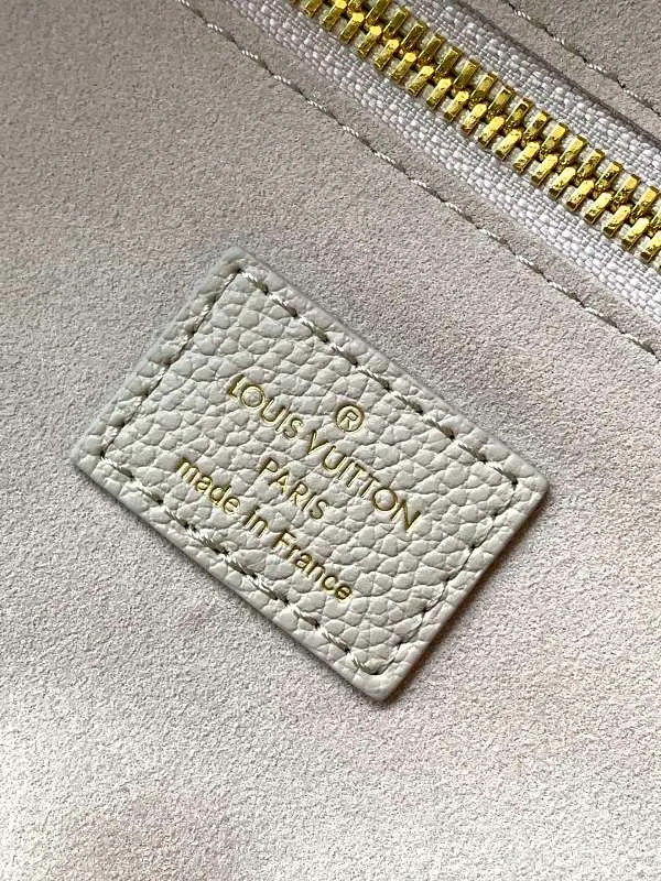 All categories Official website "Brand Women's Bags" Women's Bags 💙 LV 2026 new LV hand-held crossbody bag