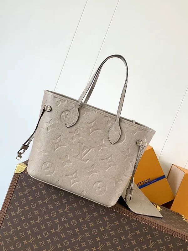 All categories Official website "Brand Women's Bags" Women's Bags 💙 LV 2026 new LV hand-held crossbody bag