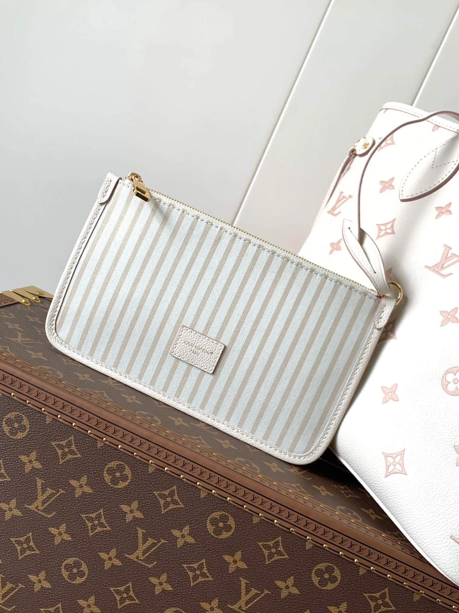 All categories Official website "Brand Women's Bags" Women's Bags 💙 LV 2026 new LV hand-held crossbody bag