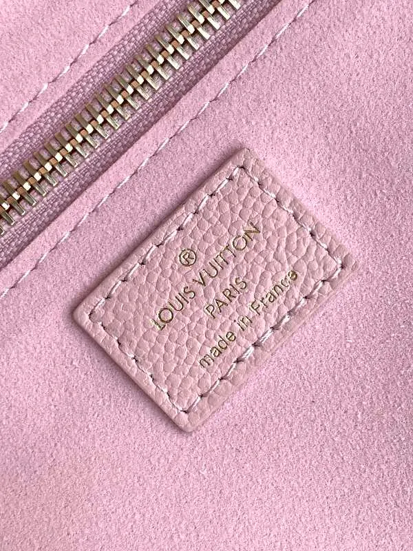 All categories Official website "Brand Women's Bags" Women's Bags 💙 LV 2026 new LV hand-held crossbody bag
