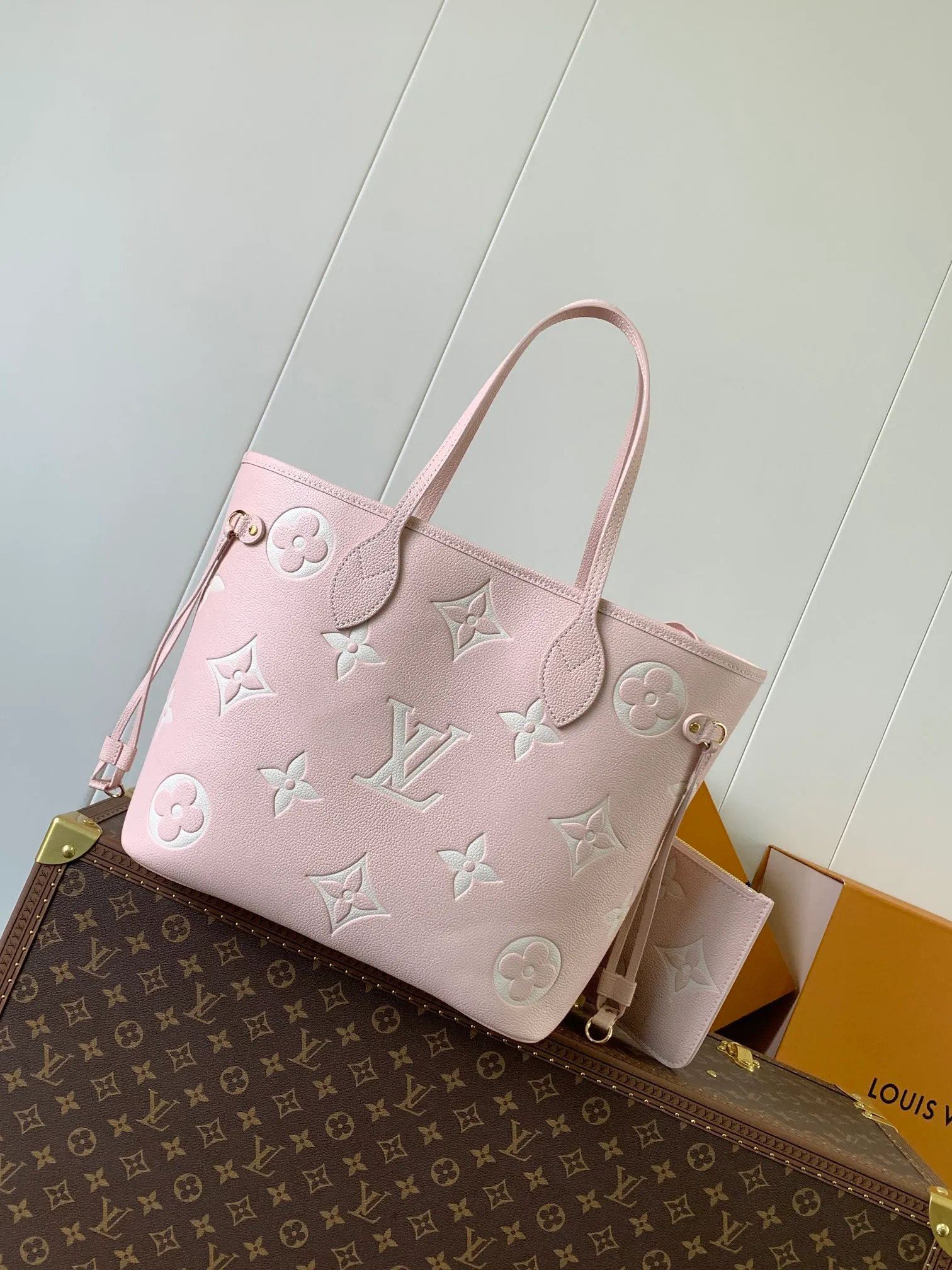 All categories Official website "Brand Women's Bags" Women's Bags 💙 LV 2026 new LV hand-held crossbody bag