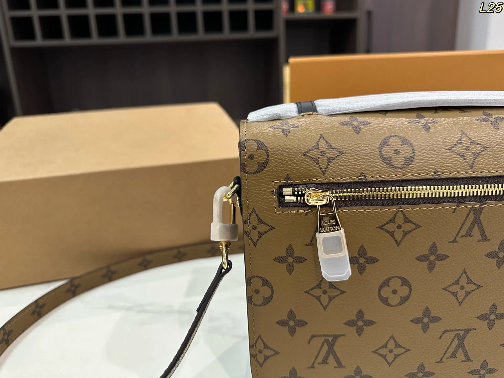 All Categories Official Website "Brand Women's Bags" Women's Bags 💙 LV 2025 New LV Crossbody Bag