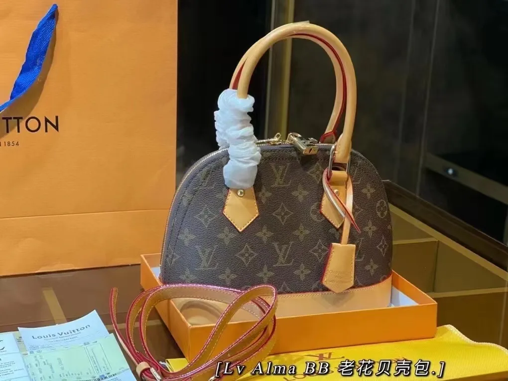 All categories Official website "Brand Women's Bags" Women's Bags 💙 LV fine imitation LV, high imitation LV bags, LV crossbody bags, 2023 official latest version LV handbags, LV bag factory, recommended bags, size: 24-12-18CM