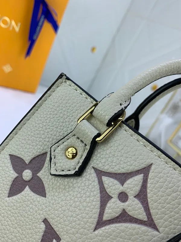 All categories Official website "Brand Women's Bags" Women's Bags 💙 LV 2022 official new LV handbag wholesale 58001200 High quality Size: 14-17-5 CM