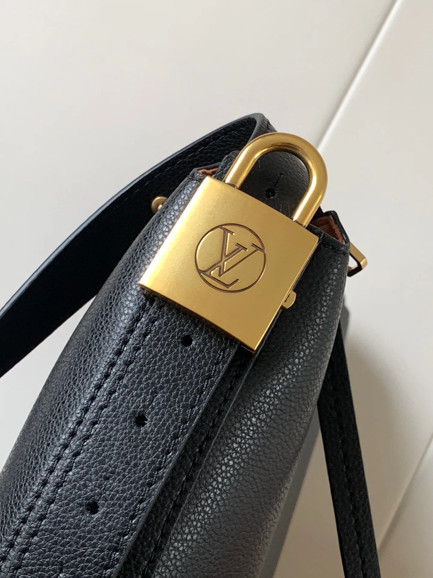 All Categories Official Website "Brand Women's Bags" Women's Bags 💙 LV 2025 New LV Crossbody Bag