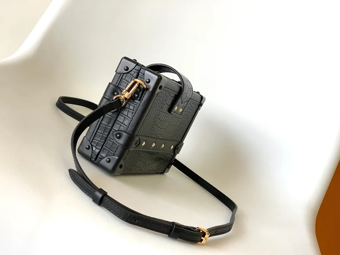 All categories Official website "Brand Women's Bags" Women's Bags 💙 LV replica LV, fine imitation LV bags, LV shoulder bags, 2023 official latest version LV crocodile leather crossbody bag, bag factory, original material, size: 20-12.5-5CM