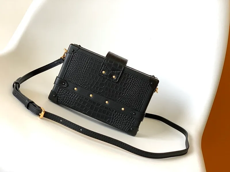 All categories Official website "Brand Women's Bags" Women's Bags 💙 LV replica LV, fine imitation LV bags, LV shoulder bags, 2023 official latest version LV crocodile leather crossbody bag, bag factory, original material, size: 20-12.5-5CM