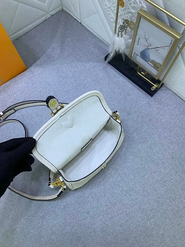All Categories Official Website "Brand Women's Bags" Women's Bags 💙 LV 2024 New LV Crossbody Bag
