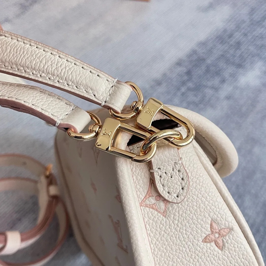 All Categories Official Website "Brand Women's Bags" Women's Bags 💙 LV 2025 New LV Crossbody Bag