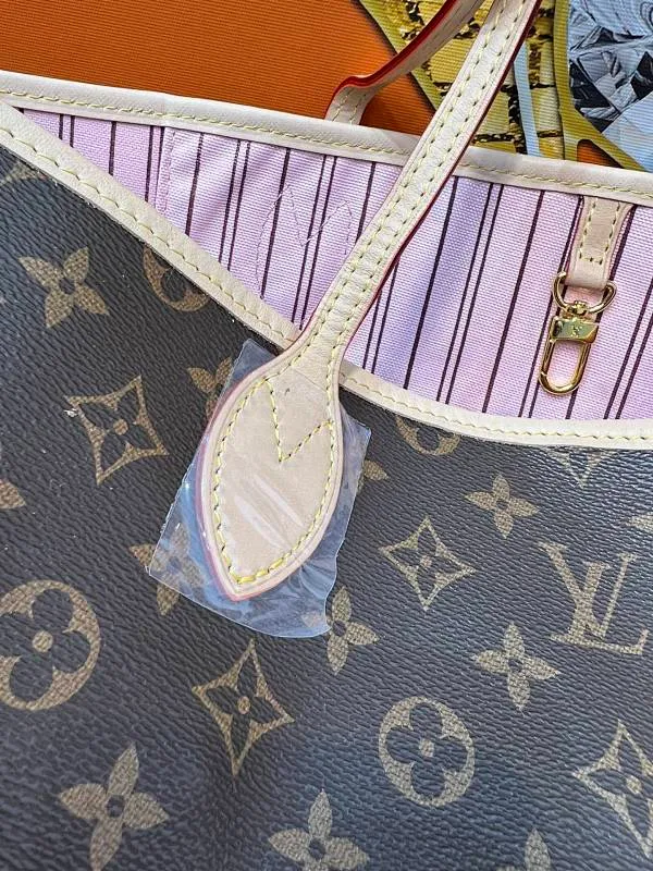 All categories Official website "Brand Women's Bags" Women's Bags 💙 LV 2022 official new LV handbag wholesale 58001500 High quality Size: 40-33-20 CM