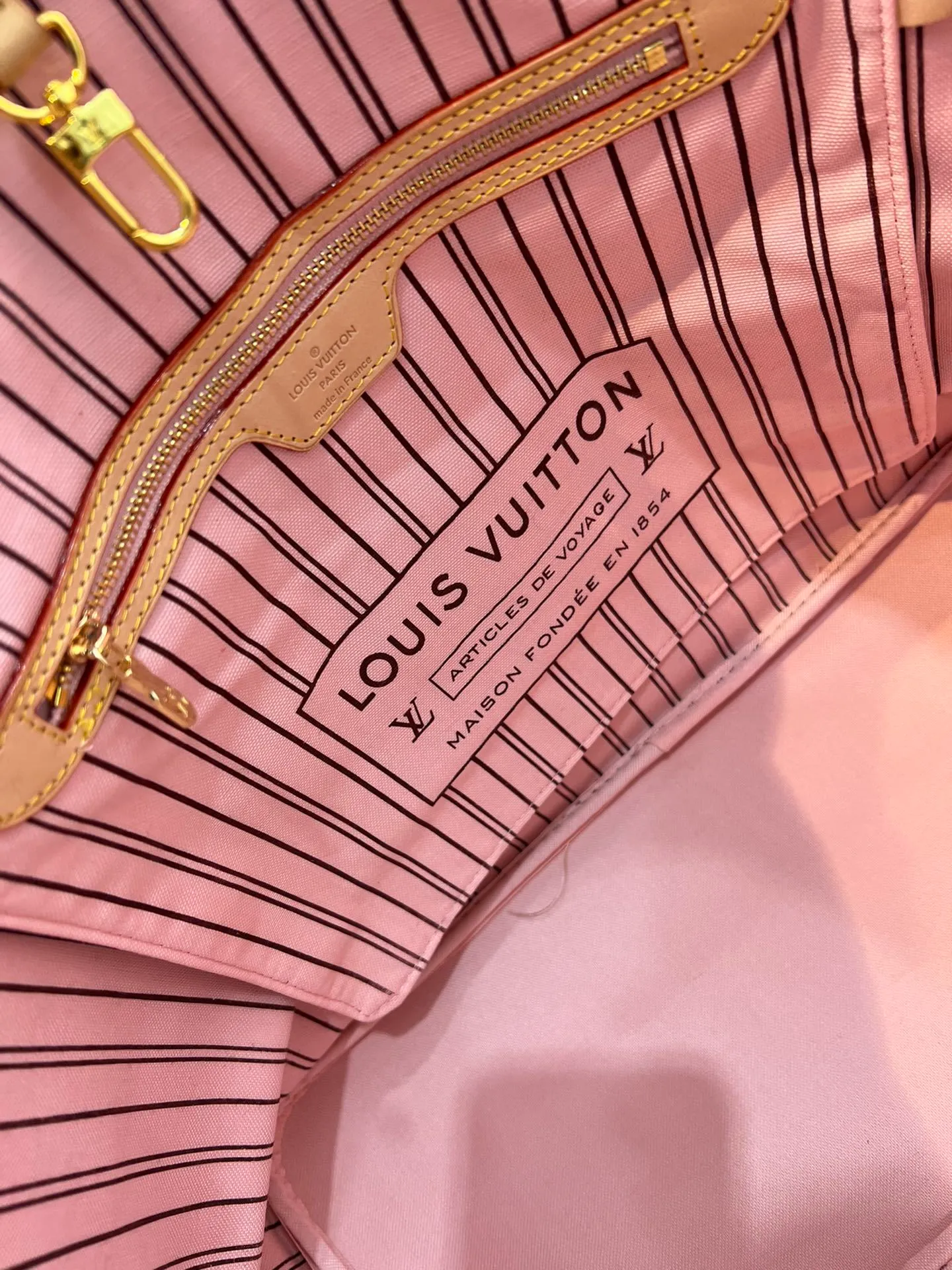 All categories Official website "Brand Women's Bags" Women's Bags 💙 LV 2022 official new LV handbag wholesale 58001500 High quality Size: 40-33-20 CM