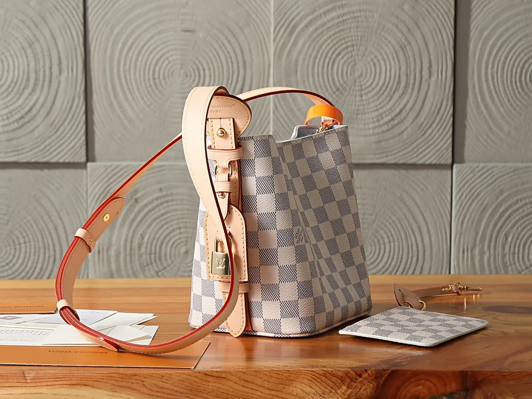 All Categories Official Website "Brand Women's Bags" Women's Bags 💙 LV LV 2026 New Crossbody Shoulder Bag