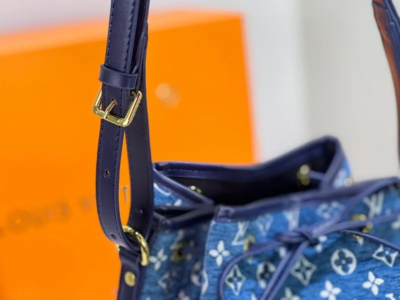 All categories Official website "Brand Women's Bags" Women's Bags 💙 LV 2022 official new LV backpack wholesale 58001800 High quality Size: 25-28.5-20 CM