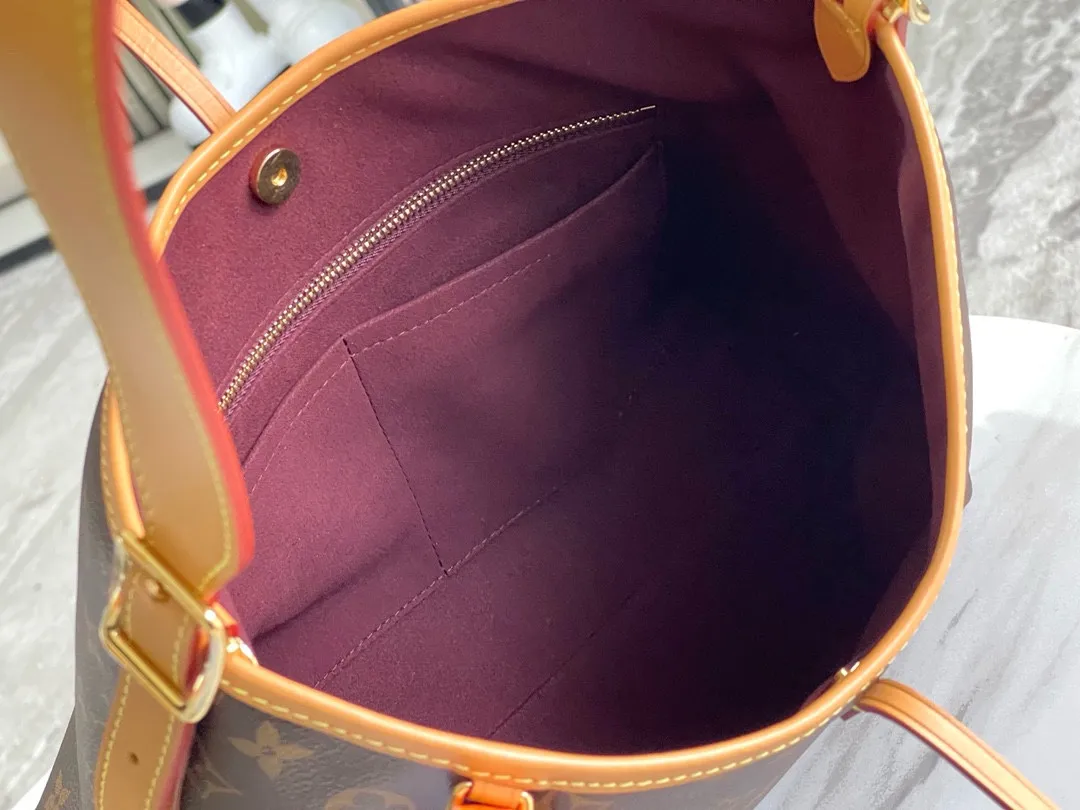 All Categories 💚 Authentic Grade Bags 💚 LV 2026 New LV Top Replica Crossbody Shoulder Bag